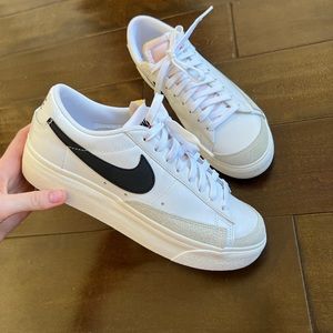 Nike Women's Blazer '77 Low Shoes